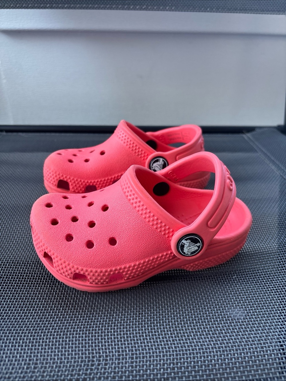 Crocs Classic Clogs Size 6 C6 toddler-sized vibrant guava pink